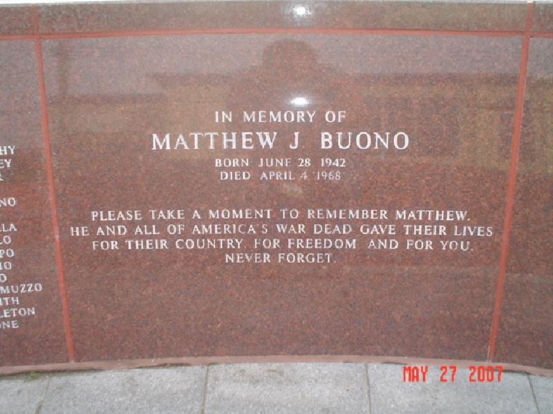 Zoom on the image : Matthew J. Buono